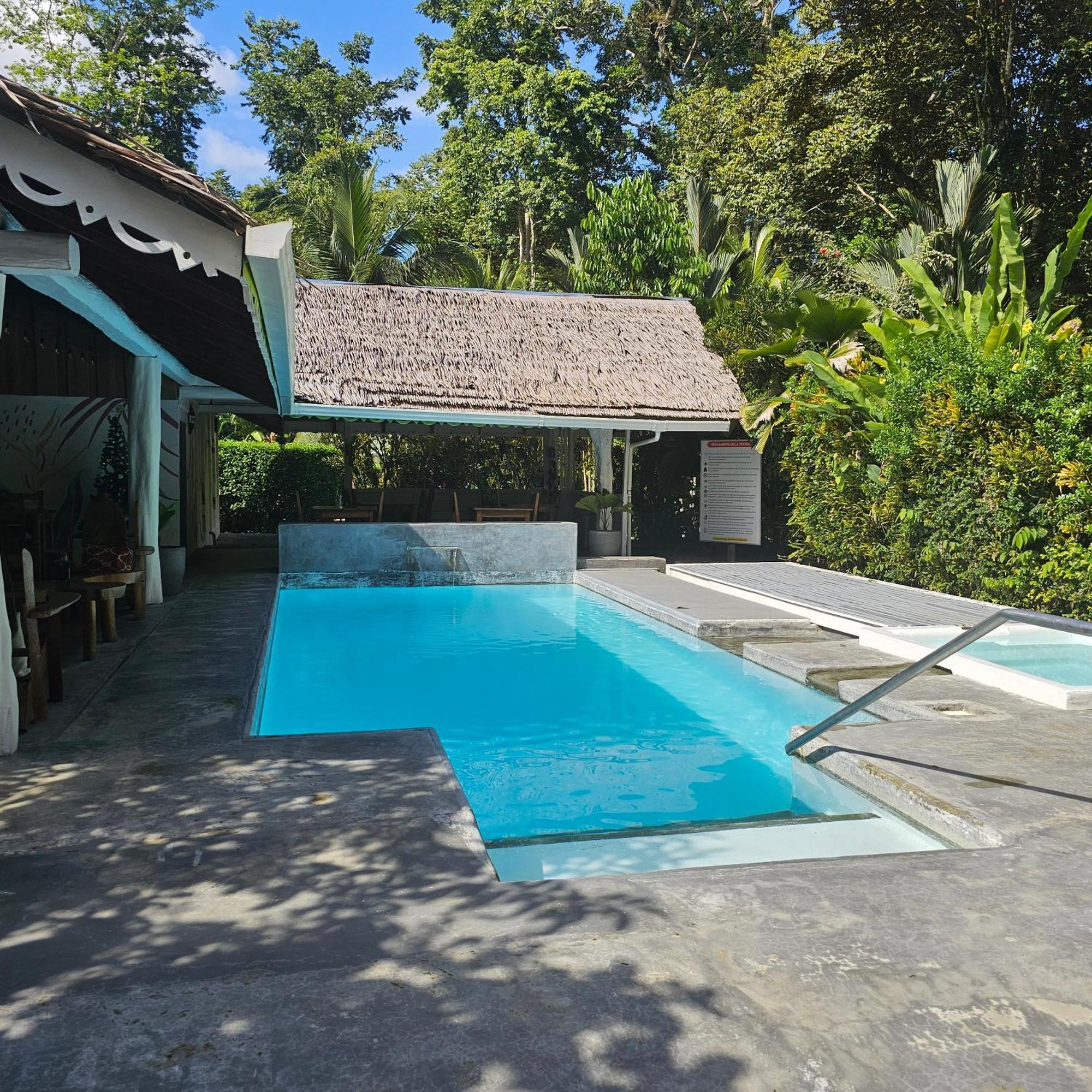 La Rana De Cahuita Villa Exterior photo
